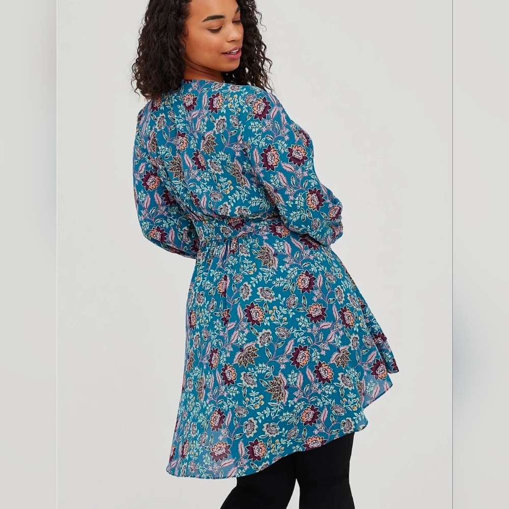 Torrid Tie Front High-Low - Picture 2 of 7